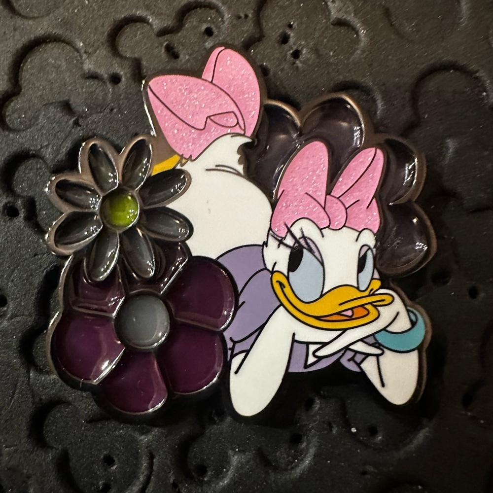 📍FINAL📍Daisy Duck 85th Anniversary Disney Loungefly Chaser Mystery Box Pin